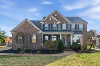 125 Windham Dr, Hendersonville, TN 37075