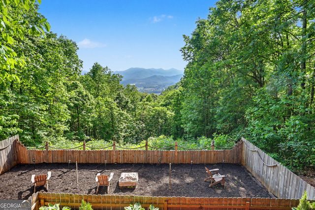 44 Laquinta Lane, Dillard, GA 30537