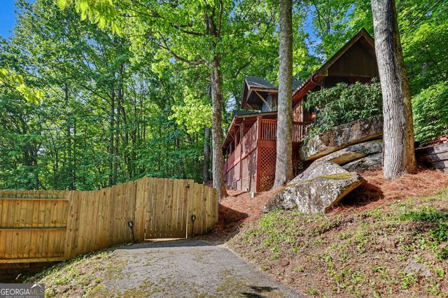 44 Laquinta Lane, Dillard, GA 30537