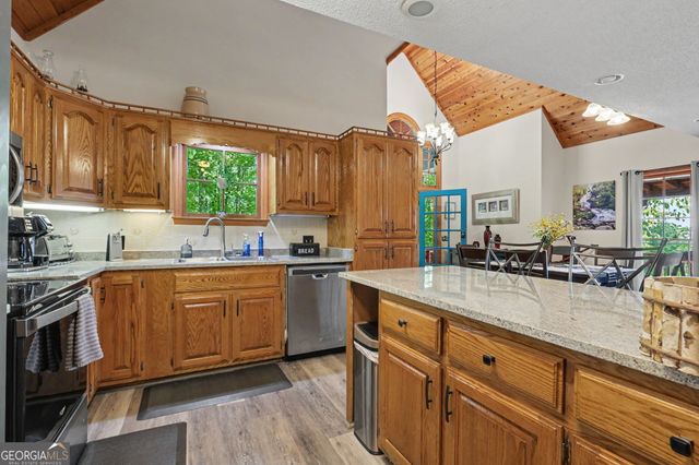 44 Laquinta Lane, Dillard, GA 30537