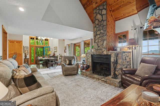 44 Laquinta Lane, Dillard, GA 30537