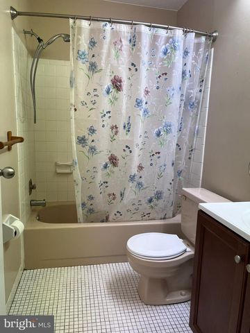 1009 BROMLEY ESTS, Pine Hill, NJ 08021