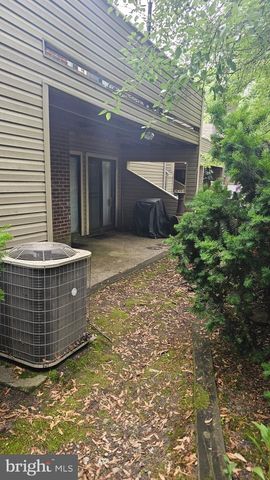 1009 BROMLEY ESTS, Pine Hill, NJ 08021