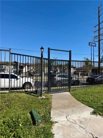 936 Fairway Drive 26, Colton, CA 92324