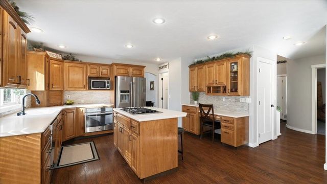 17917 N Saddle Hill Rd, Colbert, WA 99005