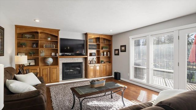 17917 N Saddle Hill Rd, Colbert, WA 99005