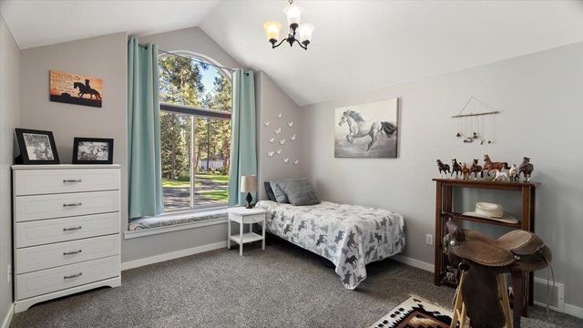 17917 N Saddle Hill Rd, Colbert, WA 99005