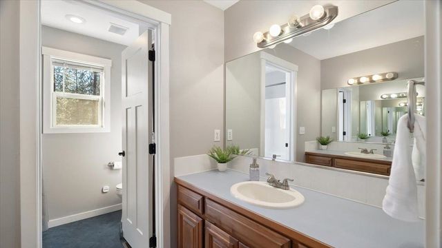 17917 N Saddle Hill Rd, Colbert, WA 99005