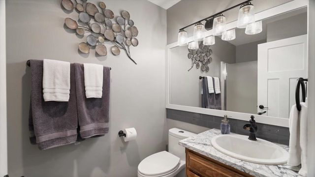 17917 N Saddle Hill Rd, Colbert, WA 99005