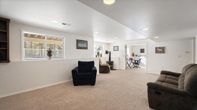 17917 N Saddle Hill Rd, Colbert, WA 99005