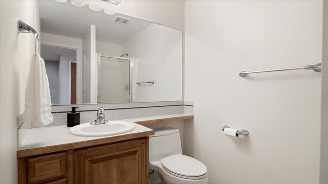 17917 N Saddle Hill Rd, Colbert, WA 99005