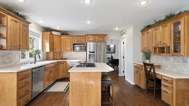 17917 N Saddle Hill Rd, Colbert, WA 99005