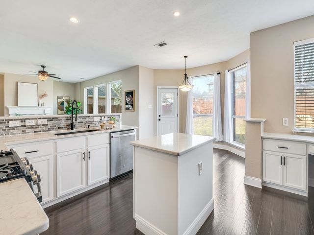 5816 Vista Park Lane, Sachse, TX 75048