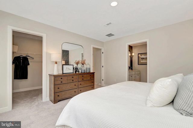 TBB VALOR LANE, Martinsburg, WV 25405