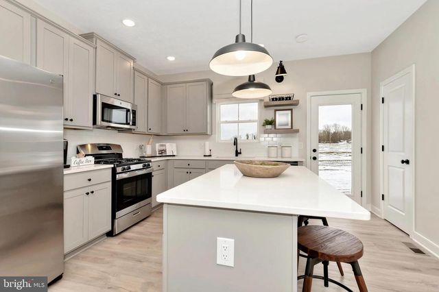 TBB VALOR LANE, Martinsburg, WV 25405