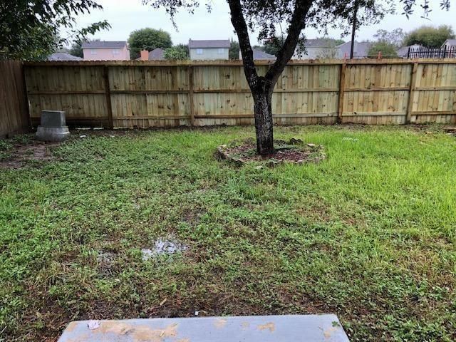 5922 Beaconridge Drive E, Houston, TX 77053