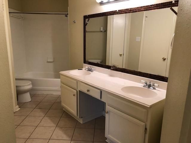 5922 Beaconridge Drive E, Houston, TX 77053