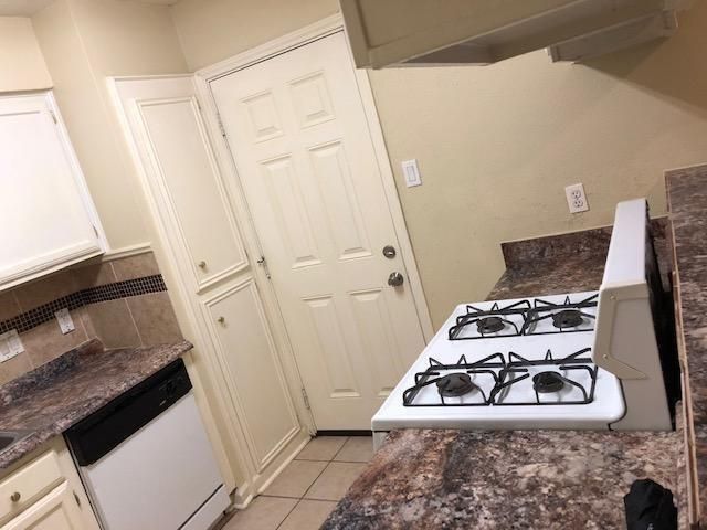 5922 Beaconridge Drive E, Houston, TX 77053