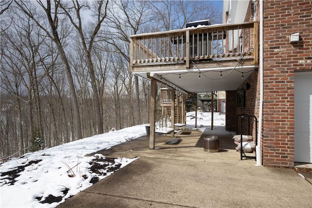 2668 Timberglen West, Franklin Park, PA 15090