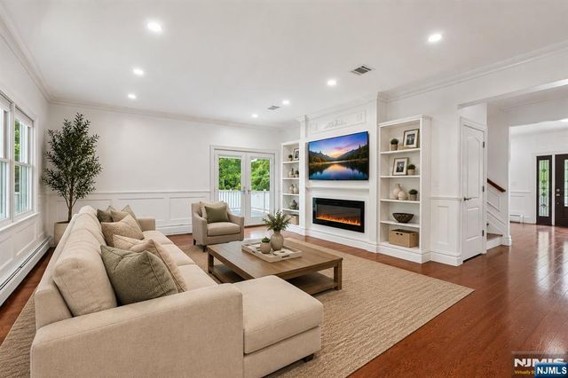 109 Prospect Street, Paramus, NJ 07652