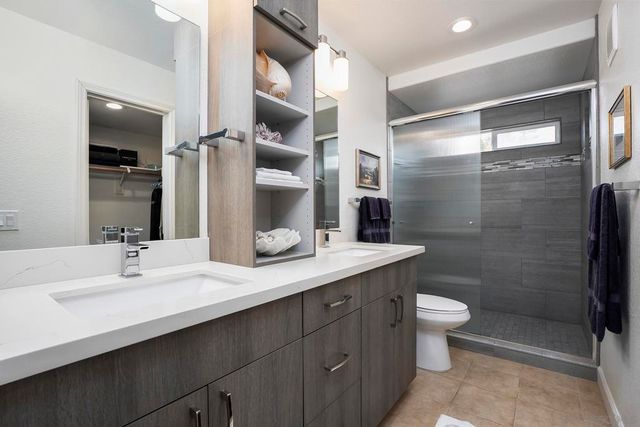 2740 E Evans 11, San Diego, CA 92106