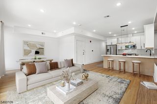 1001 Summit Ave 3, Jersey City, NJ 07307