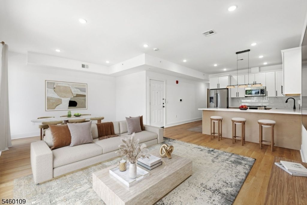 1001 Summit Ave 3, Jersey City, NJ 07307 — exterior