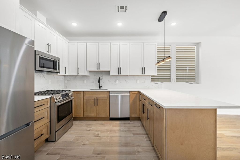 1001 Summit Ave 3, Jersey City, NJ 07307 — photo 3