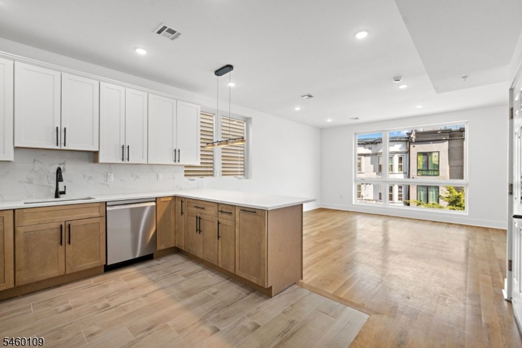 1001 Summit Ave 3, Jersey City, NJ 07307 — photo 5