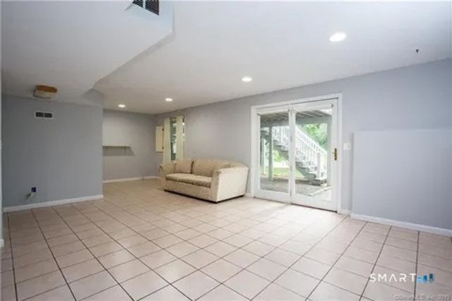 21 Norman Drive 21, Glastonbury, CT 06033