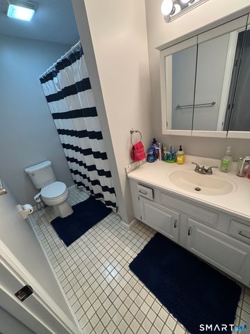 21 Norman Drive 21, Glastonbury, CT 06033