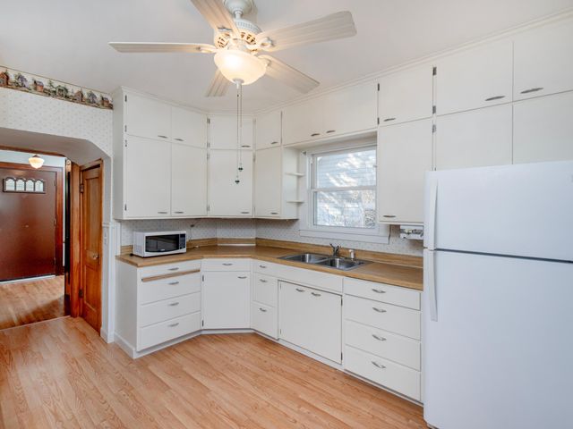 1625 Thomas Avenue, Saint Paul, MN 55104