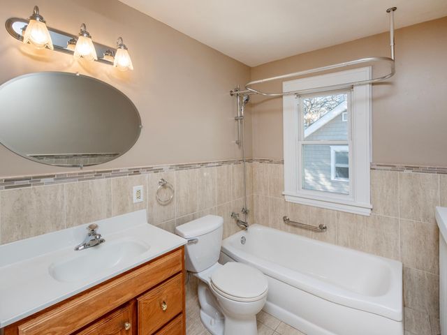 1625 Thomas Avenue, Saint Paul, MN 55104