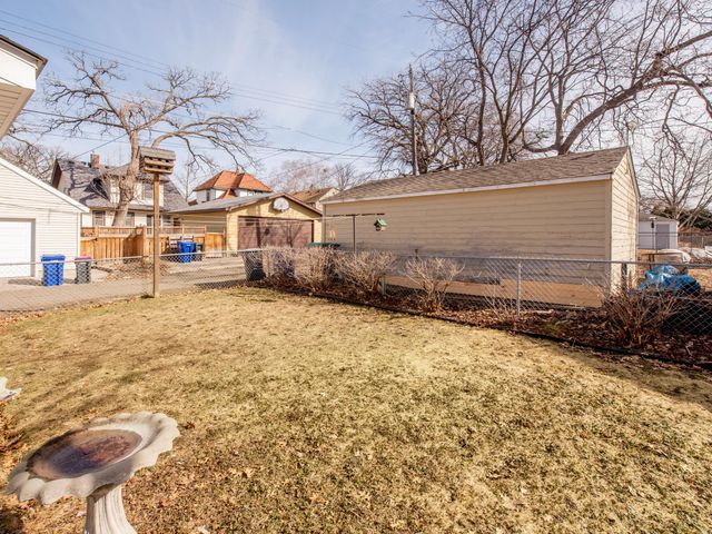 1625 Thomas Avenue, Saint Paul, MN 55104