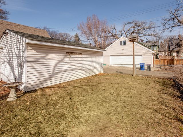 1625 Thomas Avenue, Saint Paul, MN 55104