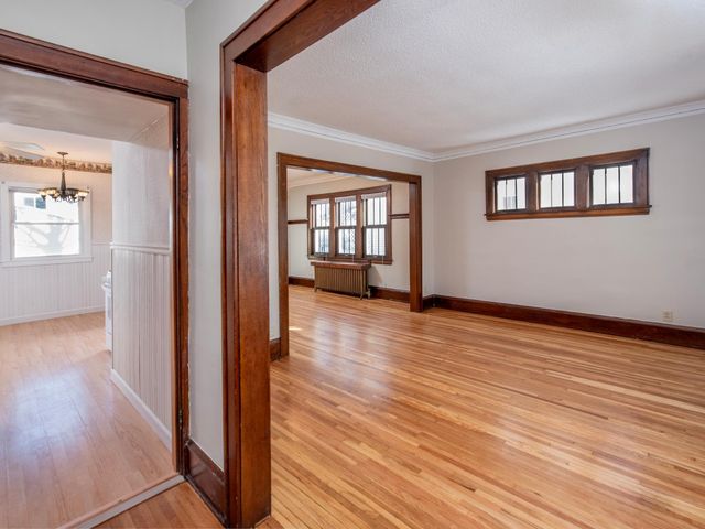 1625 Thomas Avenue, Saint Paul, MN 55104