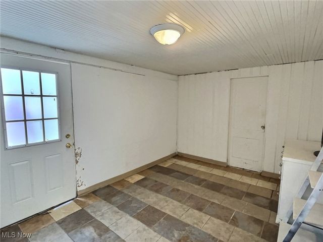 344 E Huston Street, Barberton, OH 44203