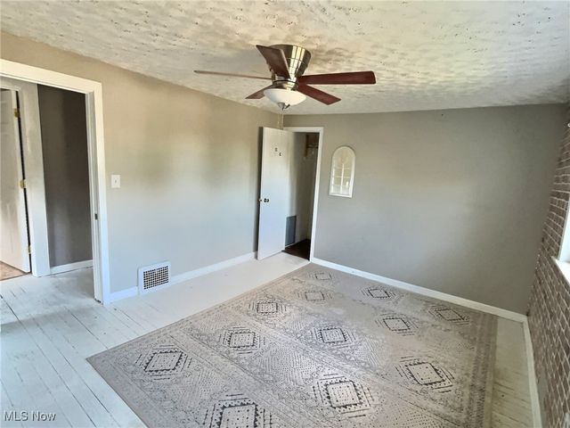 344 E Huston Street, Barberton, OH 44203