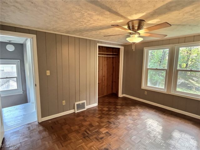 344 E Huston Street, Barberton, OH 44203