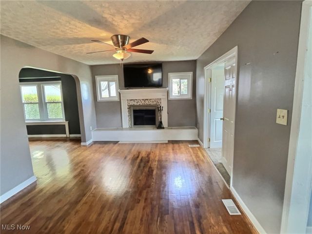 344 E Huston Street, Barberton, OH 44203