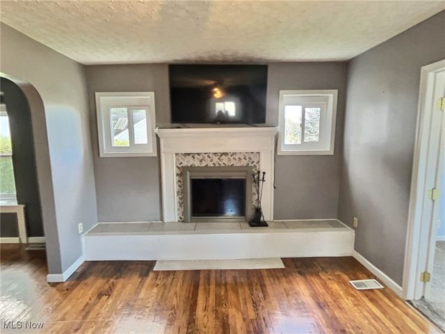 344 E Huston Street, Barberton, OH 44203