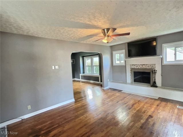 344 E Huston Street, Barberton, OH 44203