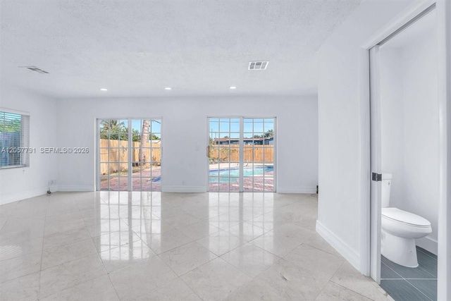 2005 N 36th Avenue, Hollywood, FL 33021