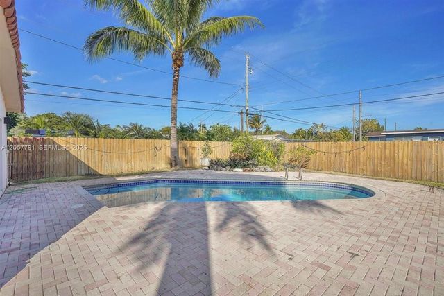 2005 N 36th Avenue, Hollywood, FL 33021