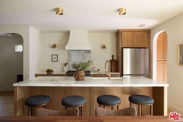 328 W Hillsdale Street, Los Angeles, CA 90302