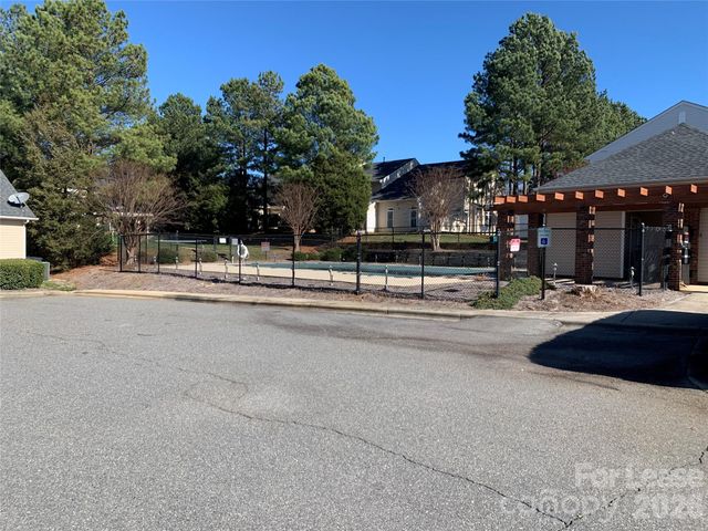 5307 Waverly Lynn Lane, Charlotte, NC 28269