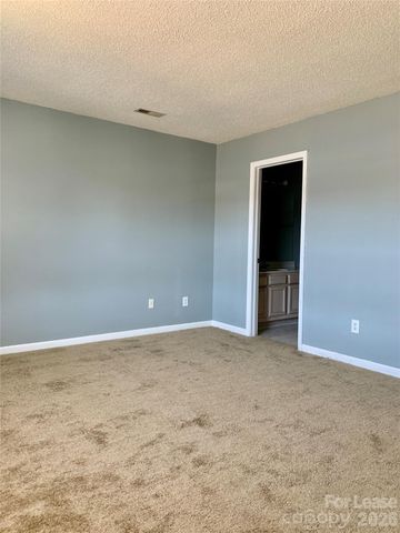 5307 Waverly Lynn Lane, Charlotte, NC 28269