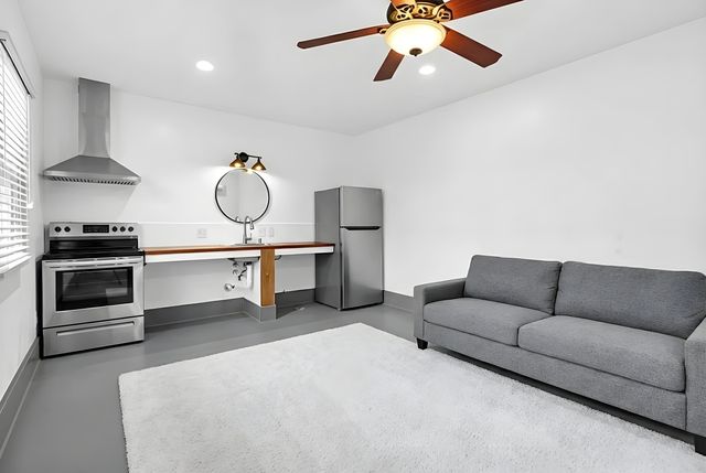 28 E Park Ave, St Augustine, FL 32084