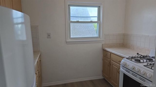 120-33 200th Street, Saint Albans, NY 11412