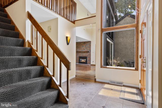 39 HAYMARKET LN, Bryn Mawr, PA 19010